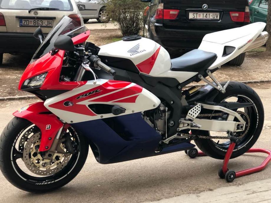 Мотоцикл honda 1000rr