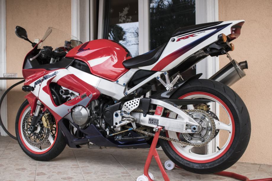 honda cbr fireblade 929