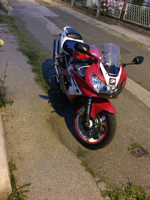 honda cbr fireblade 929