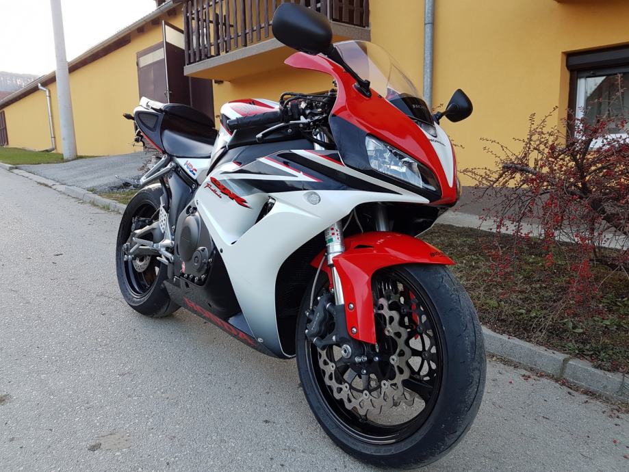 Honda cbr1000rr 2006 характеристики