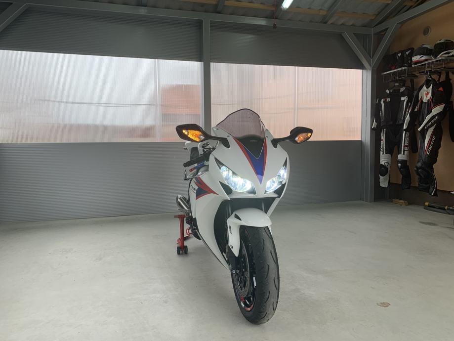 Honda cbr1000rr Quickshifter/Akrapović/12000km, 2012 god.