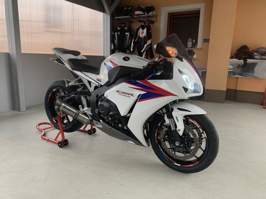 Honda cbr1000rr Quickshifter/Akrapović/12000km, 2012 god.