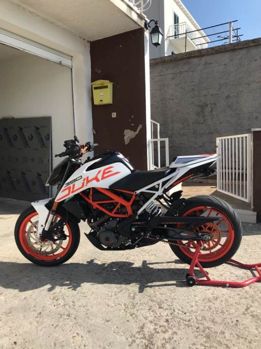 KTM DUKE 390 375 cm3, 2017 god.