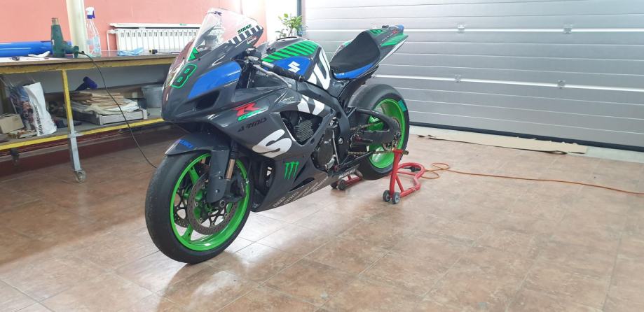 2006 suzuki gsxr 600 exhaust