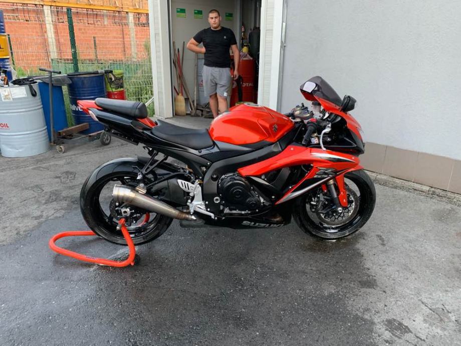 Suzuki gsxr 600cm3 A2 kategorija, 2010 god.