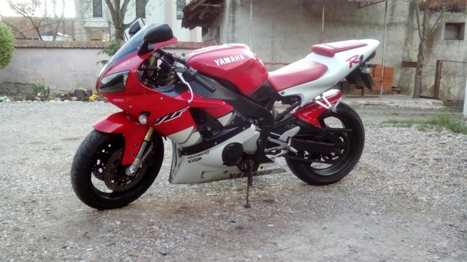 Yamaha R1 998 cm3, 2001 god.