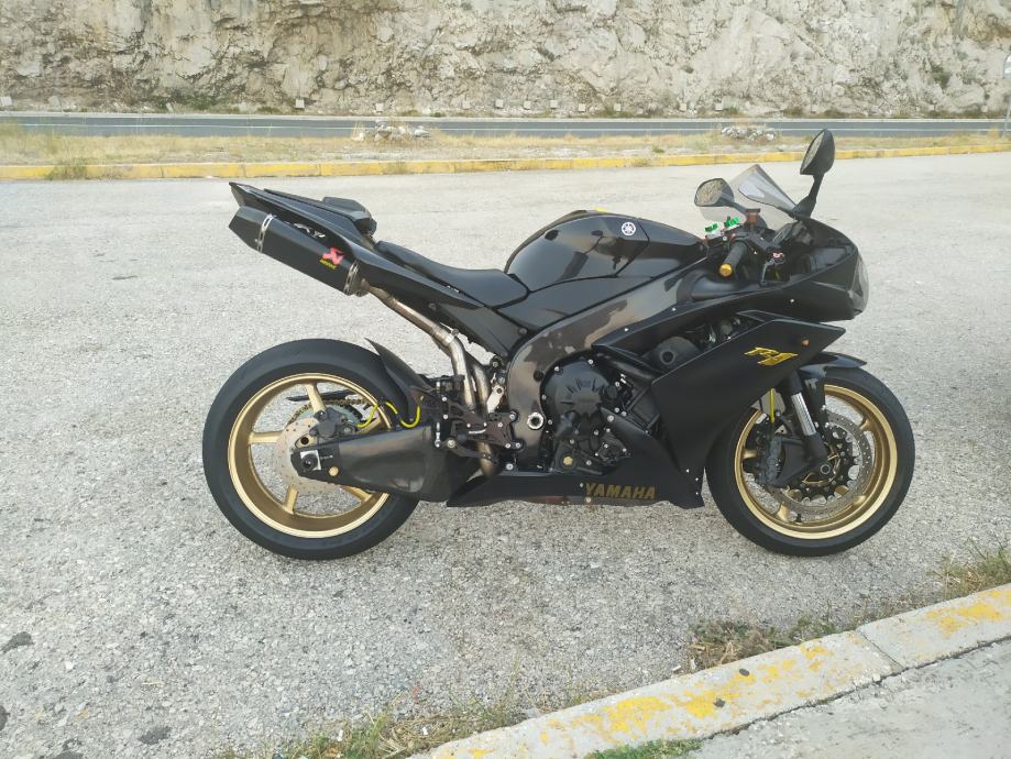 Yamaha R1 999 cm3, 2007 god.