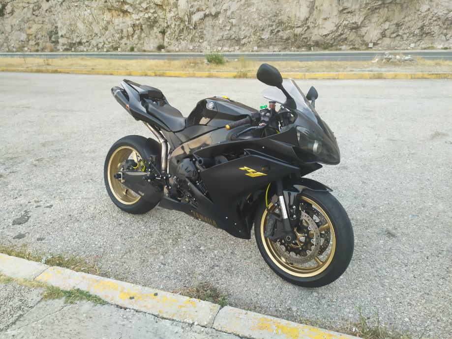 Yamaha R1 999 cm3, 2007 god.