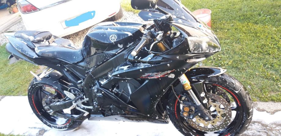 Yamaha R1 999 cm3, 2006 god.