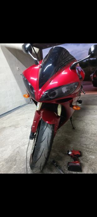 Yamaha R1 999 cm3, 2004 god.