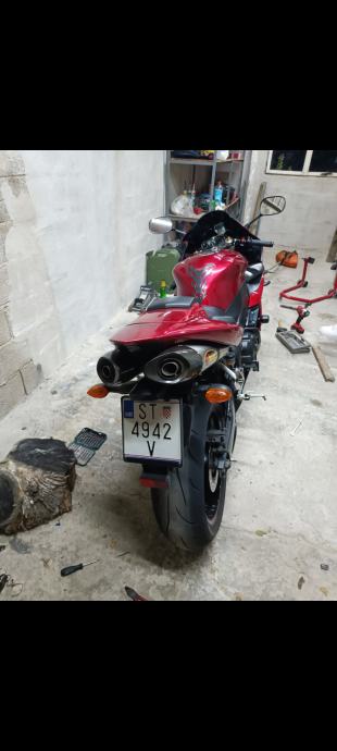 Yamaha R1 999 cm3, 2004 god.