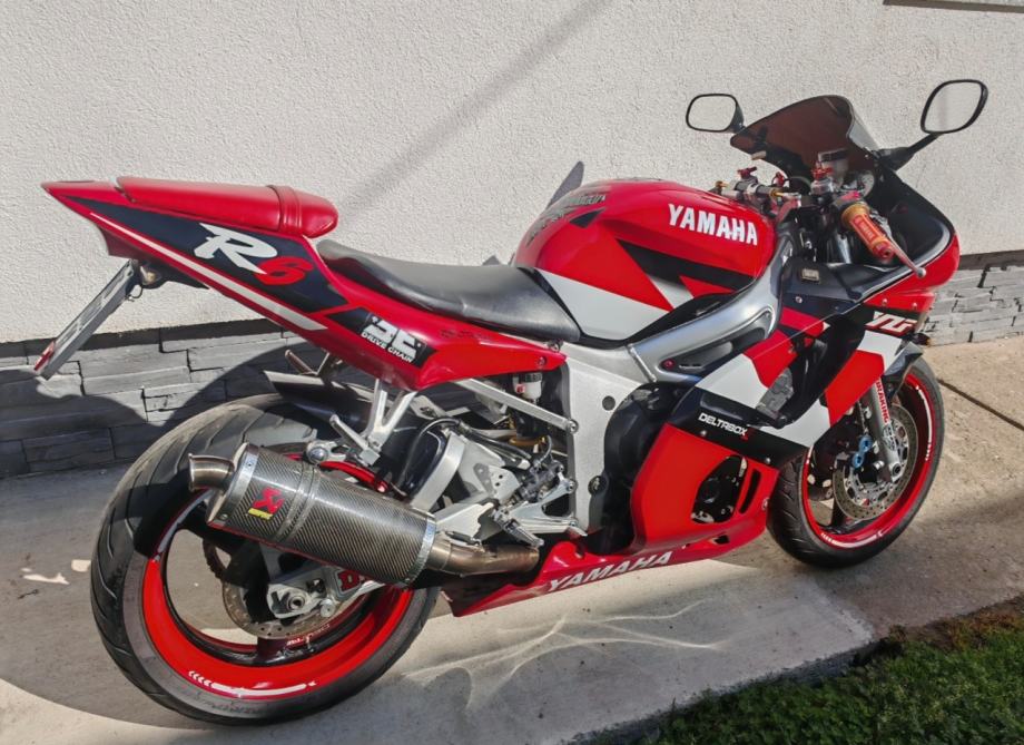 Yamaha R6, 2001 god.