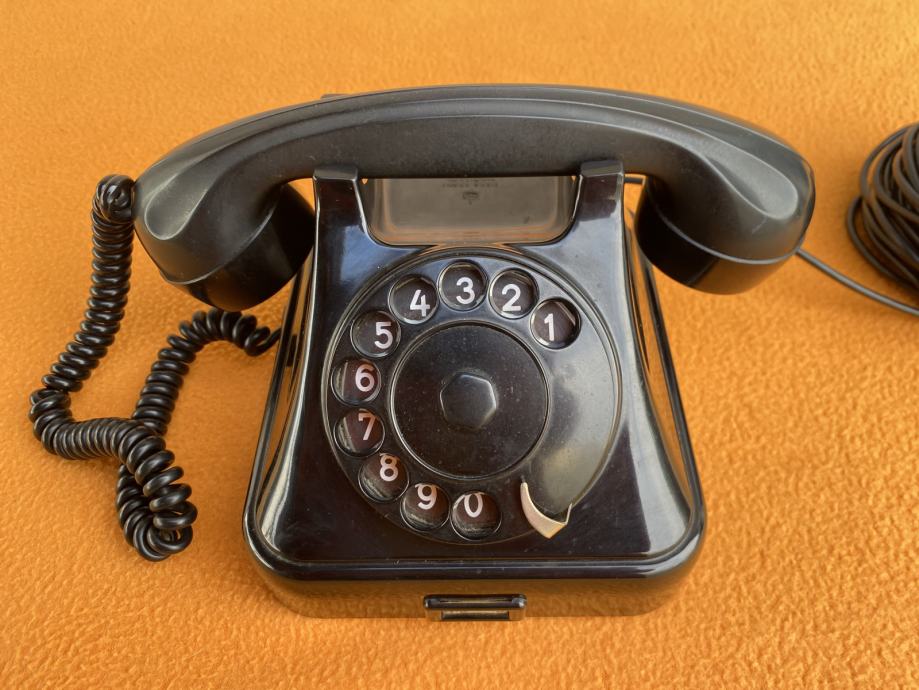 Iskra - Vintage bakelitni telefon