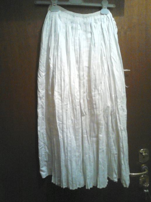 Plisirana suknja narodna nošnja
