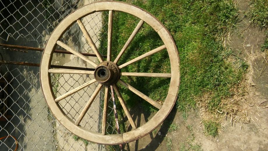 Stari drveni kotači