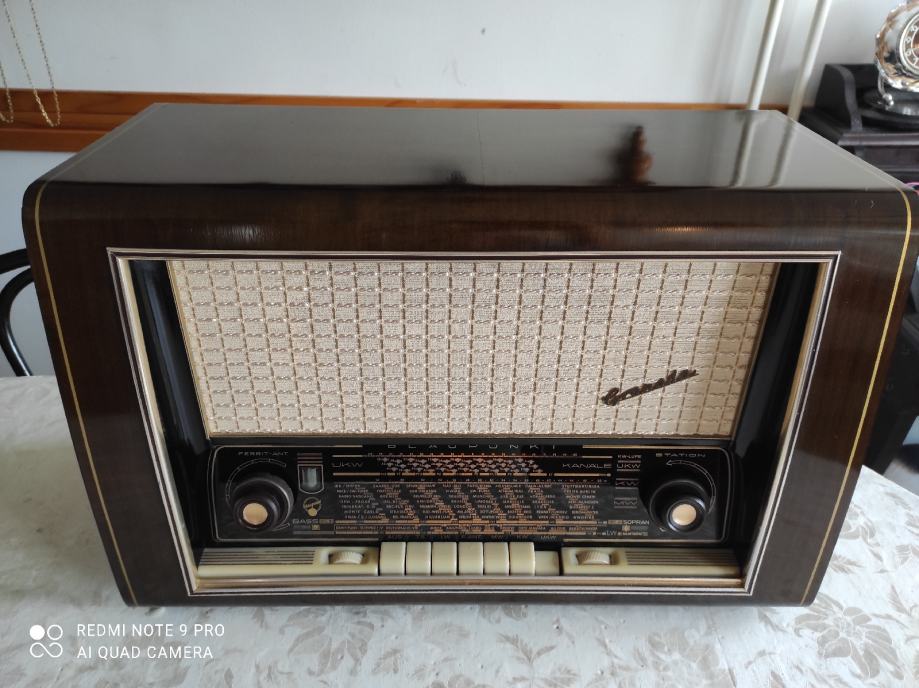 Stari radio BLAUPUNKT GRANADA 3D UKW, 1955. ispravan lampaš UKW
