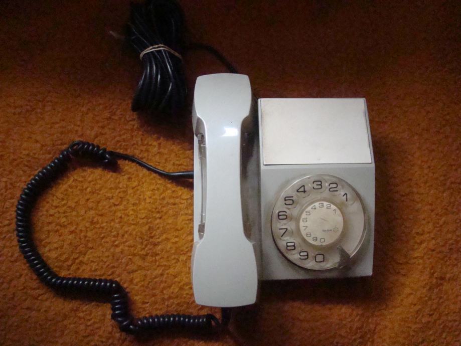 Stari telefon . Iskra ATA 32K