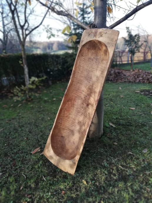 Ukrasno drveno korito od lipe (180x60)