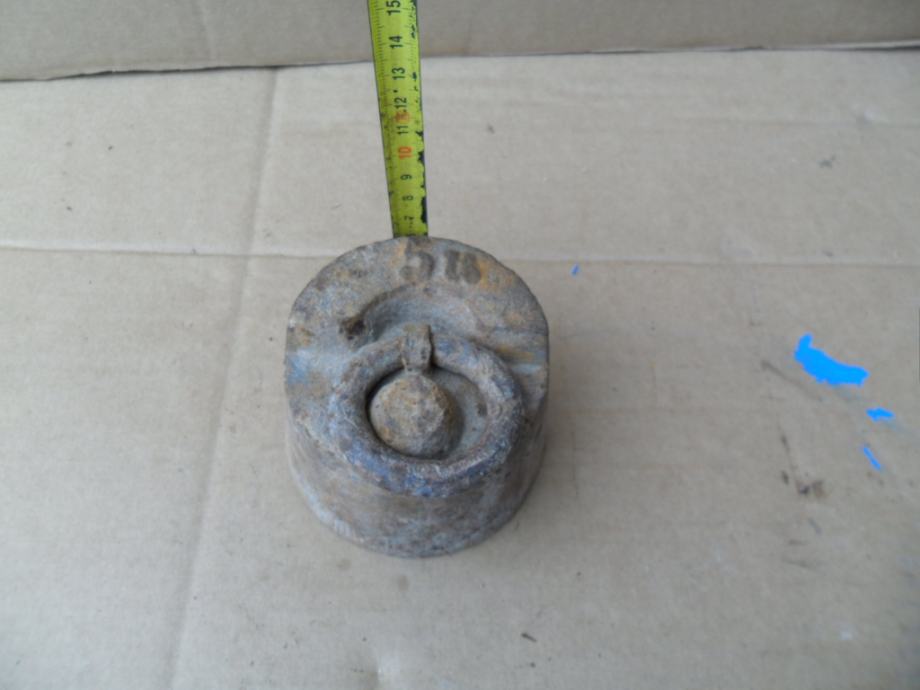 Uteg, teg ili gevikt jako stari neobične oznake i težine 2,795kg
