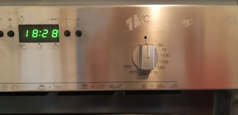Ugradbena Pe nica Whirlpool AKP 237 05 IX GARANCIJA NIJE FIKSNO ugradbena-pe-nica-whirlpool-akp-237-05-ix-garancija-nije-fiksno