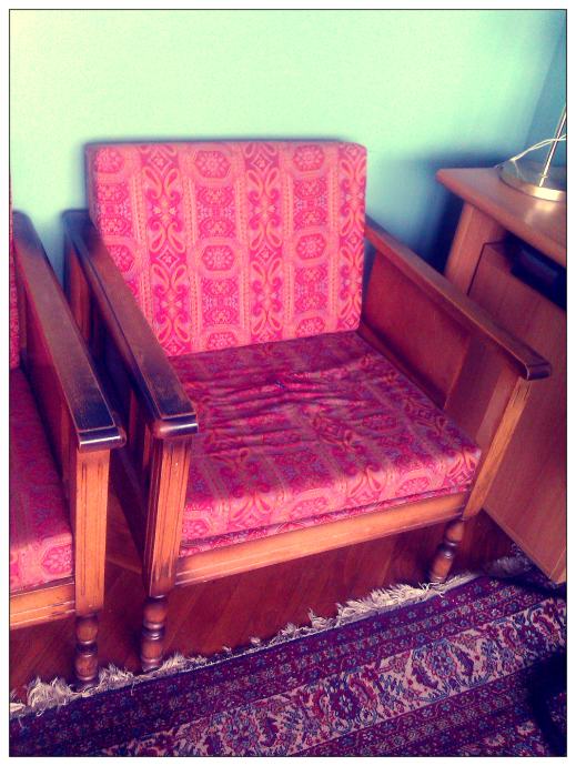 stilska starinska fotelja