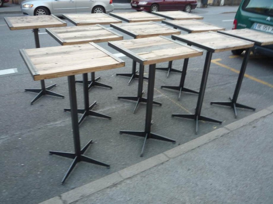 Barski Masivni hrast stolovi sa metal postoljem 70x70x110cm