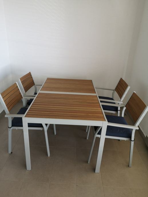 Ikea stol i 4 stolice za terasu ili balkon