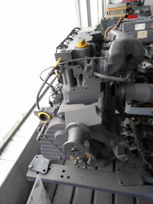 Motor DEUTZ Generalno uređeni BF4M2011