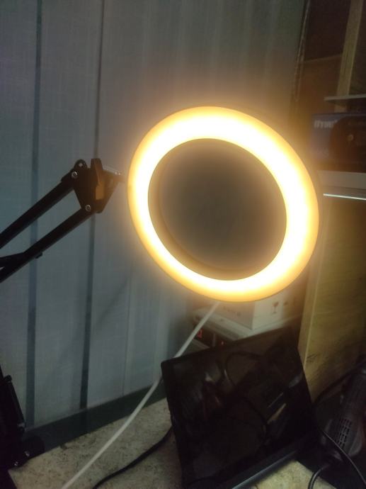 Stolno povećalo s LED lampom [BESPLATNA DOSTAVA]