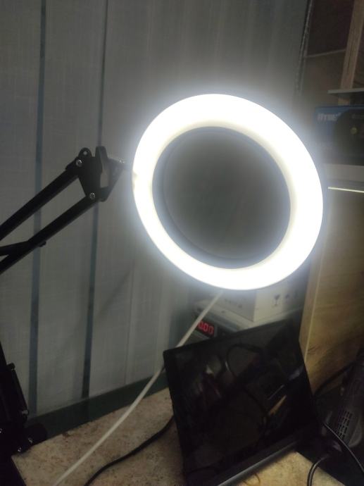 Stolno povećalo s LED lampom [BESPLATNA DOSTAVA]