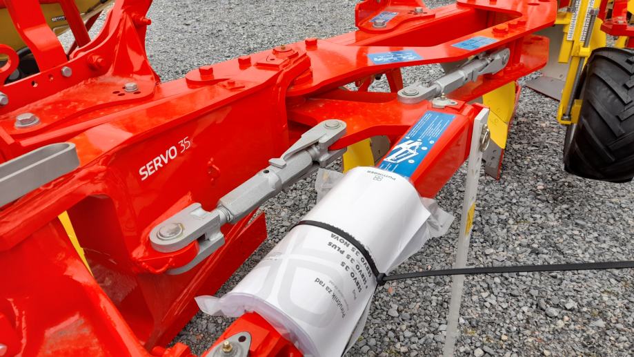 Plug 4 brazde Pottinger SERVO 35