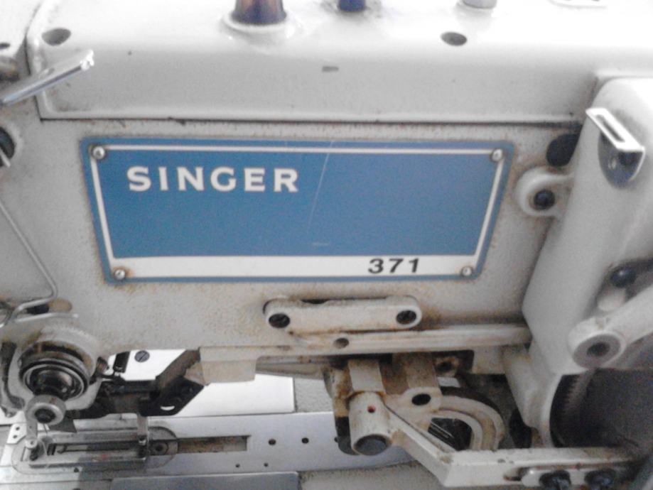 Šivaća mašina rupičarka ravna Singer 371