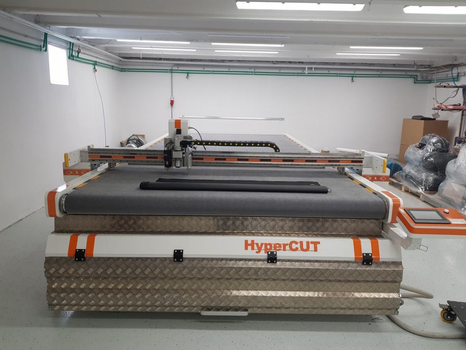 CNC HyperCUT 1650 - stroj za krojenje u tekstilnoj industriji