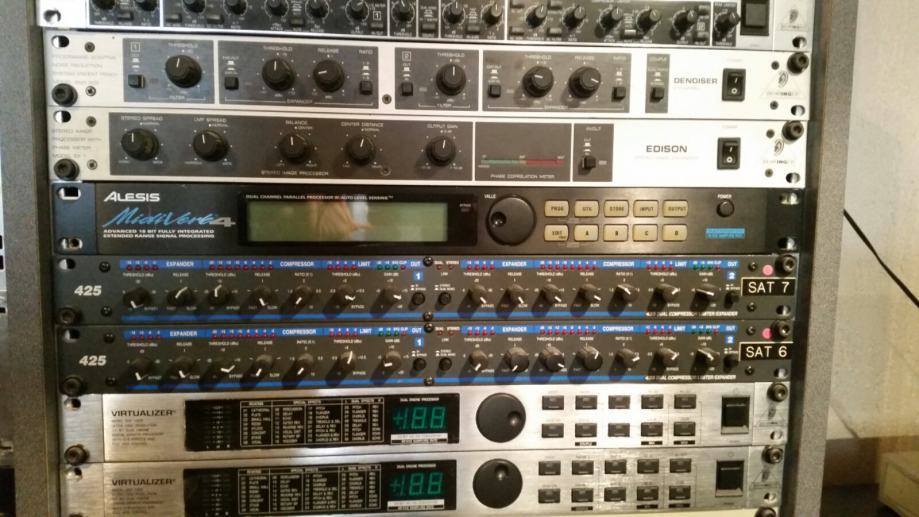 Alesis midiverb 4
