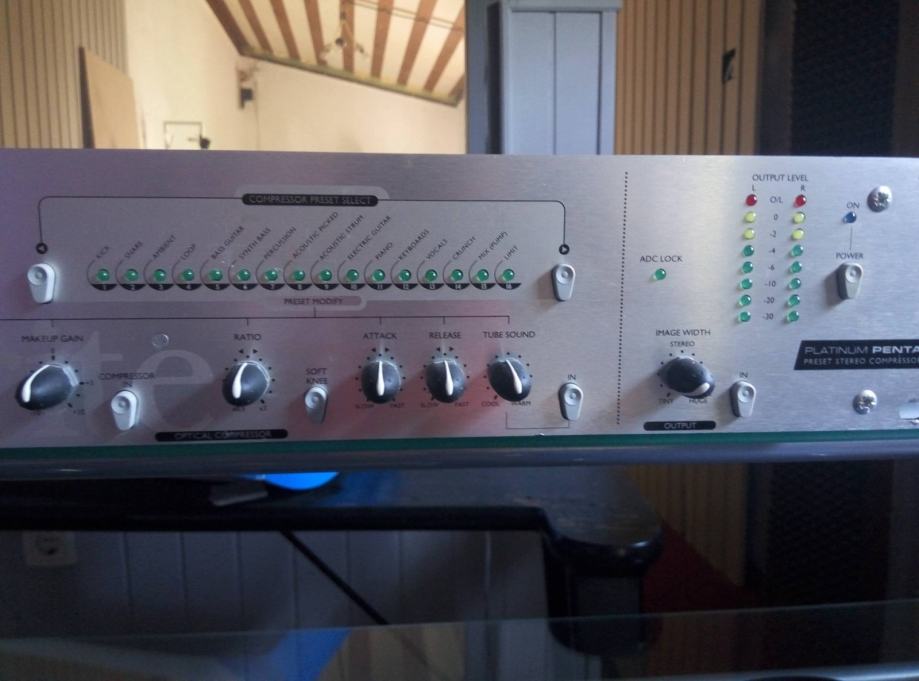 FOCUSRITE PLATINUM PENTA - rack predpojačalo/compressor,jako povoljno!
