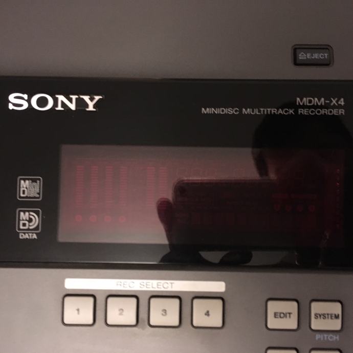 Mini disc Sony MDMX4 multitrack recorder 900 kn fiksno