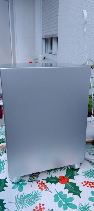 Canton aktivni subwoofer 22cm 100W RMS,odlicno stanje,atraktivan