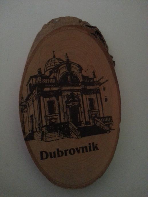 Suveniri : Dubrovnik - jedrenjak , grad / Konavli - narodna nošnja