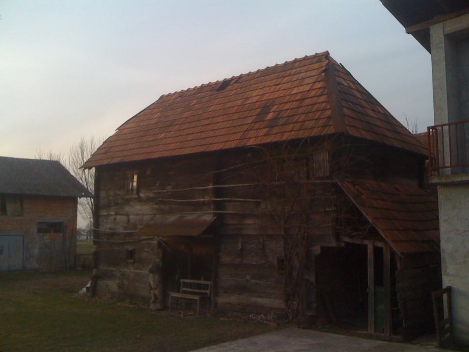 Drvena hrastova kuća