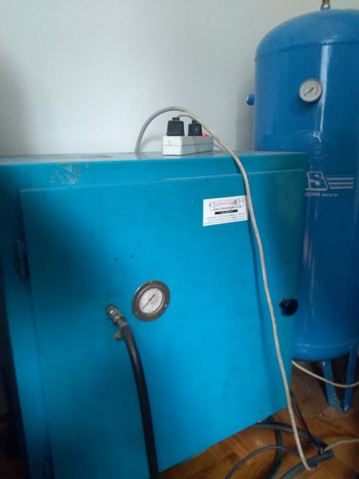 Kompresor bešumni sa vanjskom bocom 100l