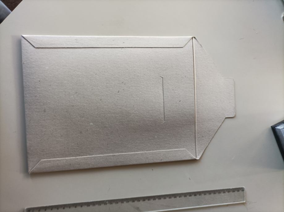 Kuverte-tvrdi karton
