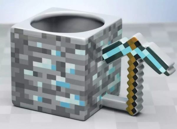 Minecraft Pickaxe keramička šalica Paladone