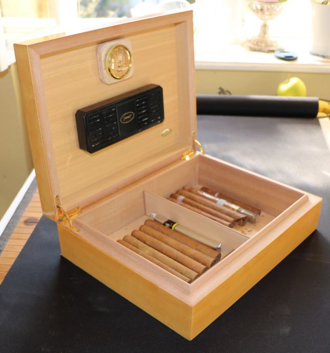 Vrhunski i prekrasan humidor marke Humidif