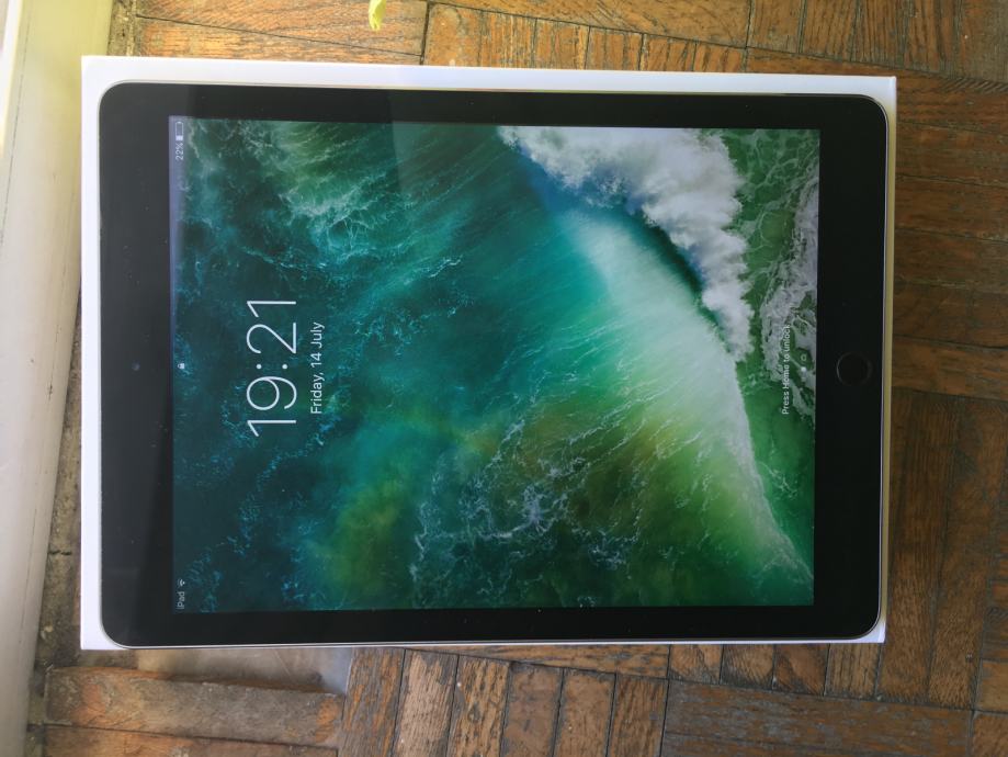 iPad Air 2 ( iPad 6 ) 64GB crni Wi-Fi ( cijena nije fiksna )