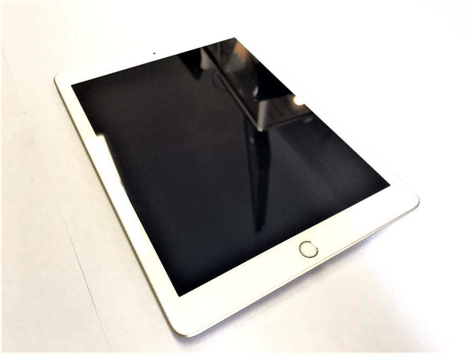 iPad第5世代(A1822)本体32GBスペースグレーWi-Fiモデル液晶傷無+spbgp44.ru