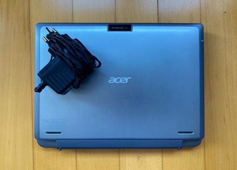Acer One 10 (S1002) 2in1 laptop i tablet u jednom (Windows)
