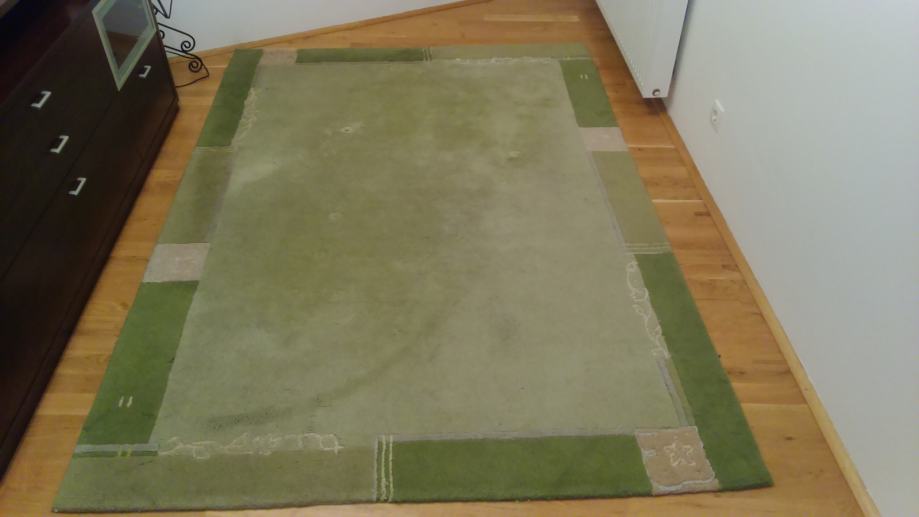 Zeleni tepih - ručni rad
