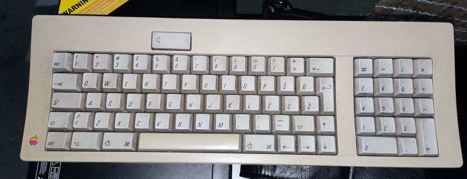 Apple M0118 tipkovnica + Apple Desktop Bus miš keyboard mouse komplet