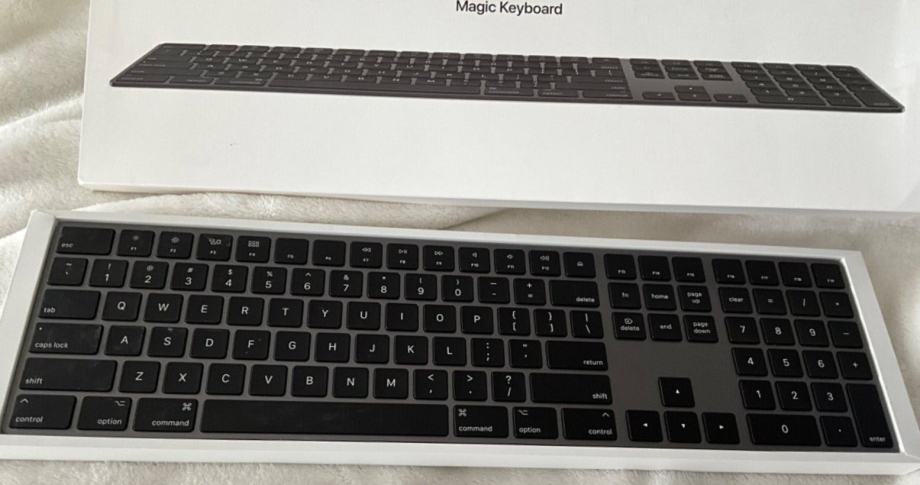 Apple Magic Keyboard Numeric Tipkovnica QWERTZ A1843 CRNA - KUTIJA!