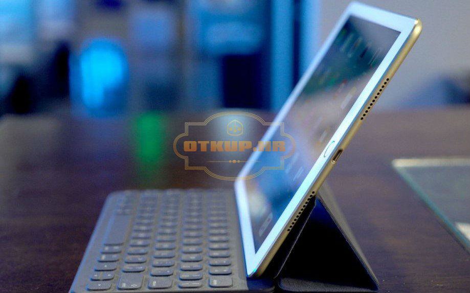 APPLE SMART KEYBOARD ZA IPAD PRO 9.7, NOVO, POVOLJNO